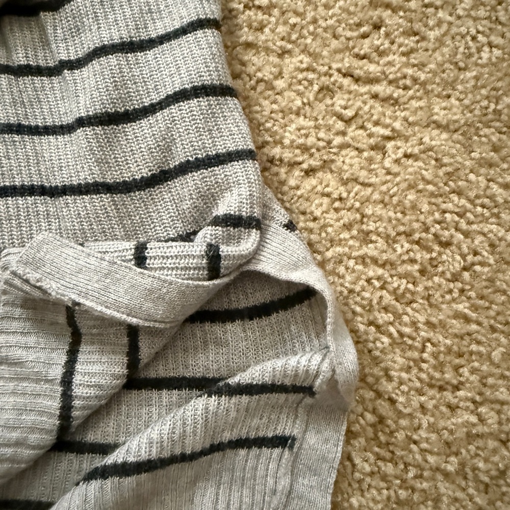 Madewell Turtleneck - Picture 5 of 8